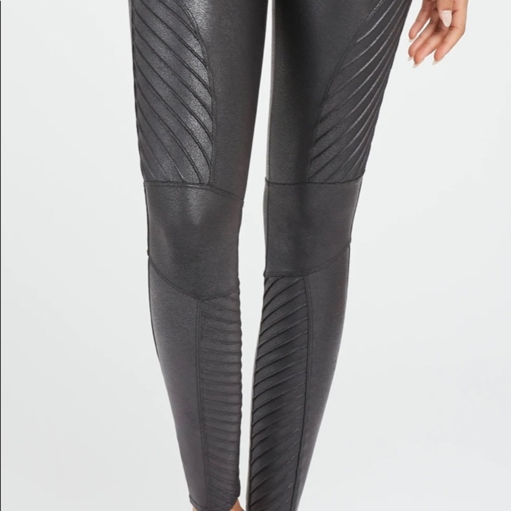 Spanx motto leggings size medium worn once